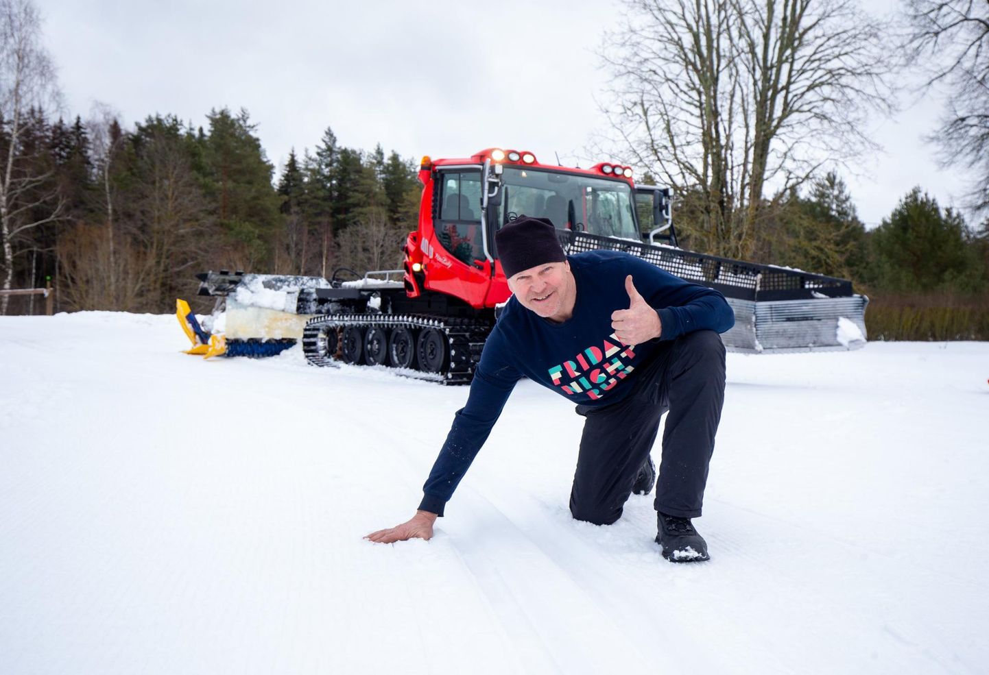 Tartu maratoni rajameister Assar Kütt on viimastel päevadel rajal värsket lumekihti silunud.