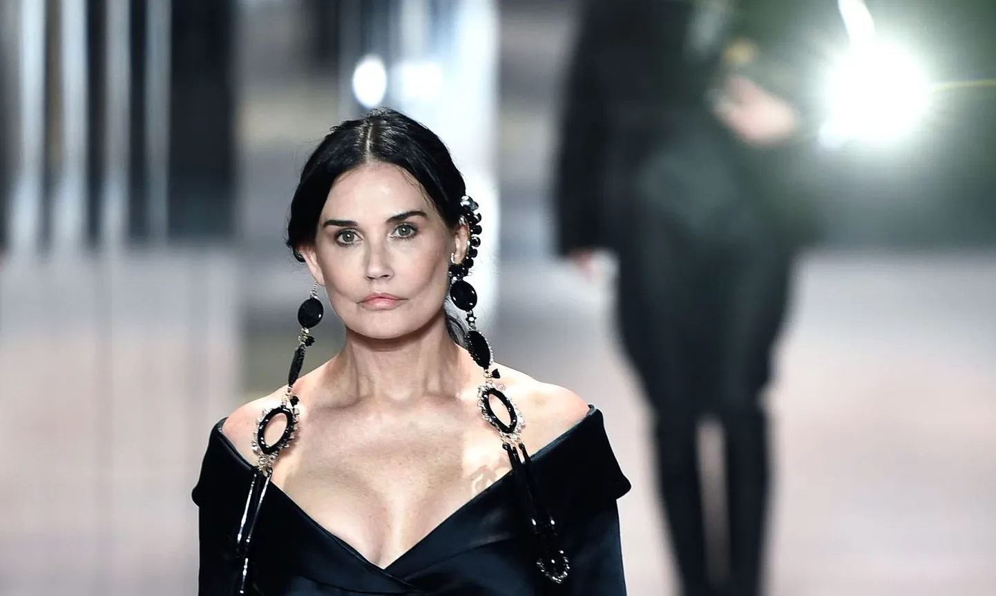 Деми Мур на показе Fendi