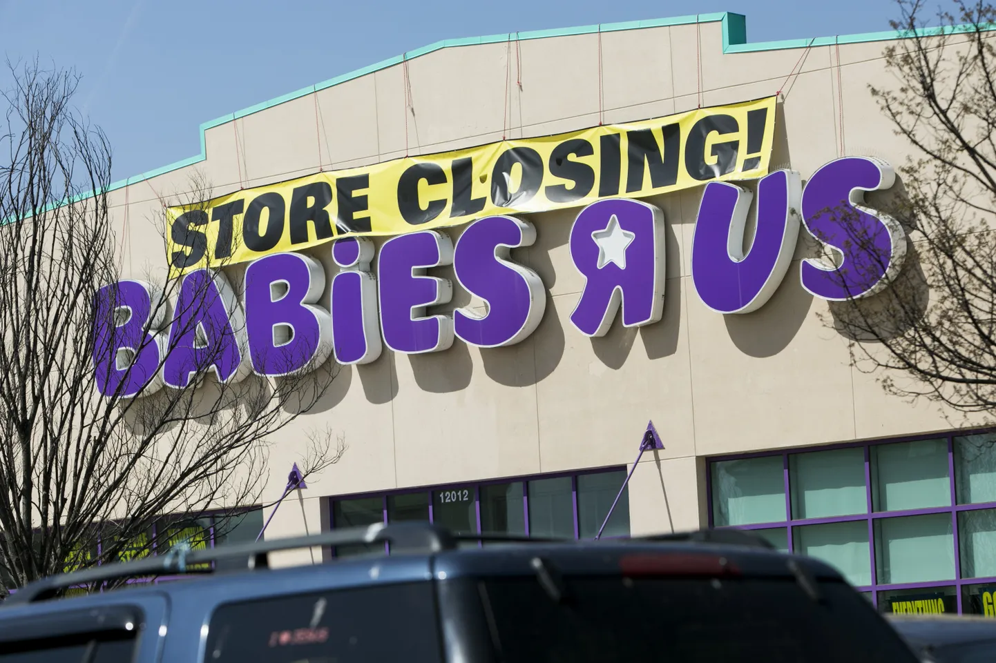Ülisuurtes majandusraskustes Toys R Us, mis USA-s koguni 700 kauplusele pannud külge sildi, mis ütleb, et kauplus on suletud.