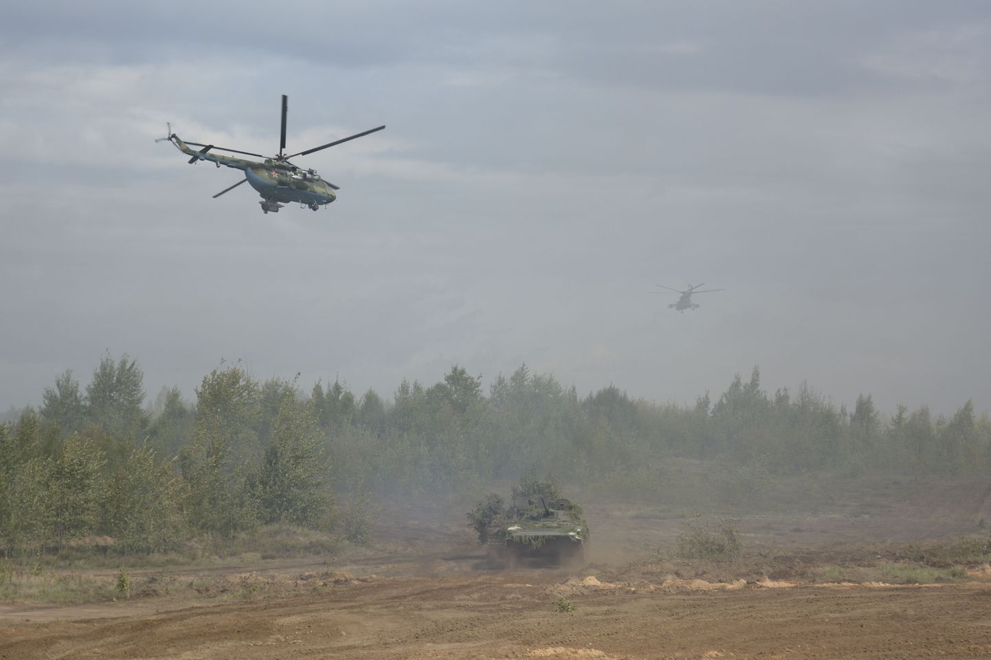 Helikopterid ja soomuk õppustel Zapad-2017.