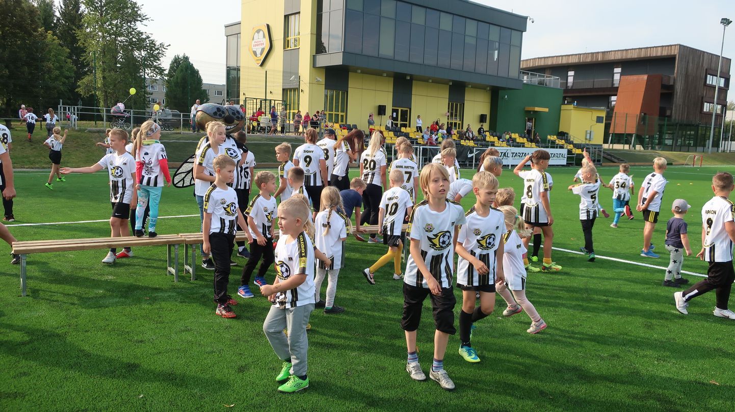 Põlva Jalgpalliklubi Lootos saab 15 000 eurot tegevustoetuseks, sh noortetöö arendamiseks.