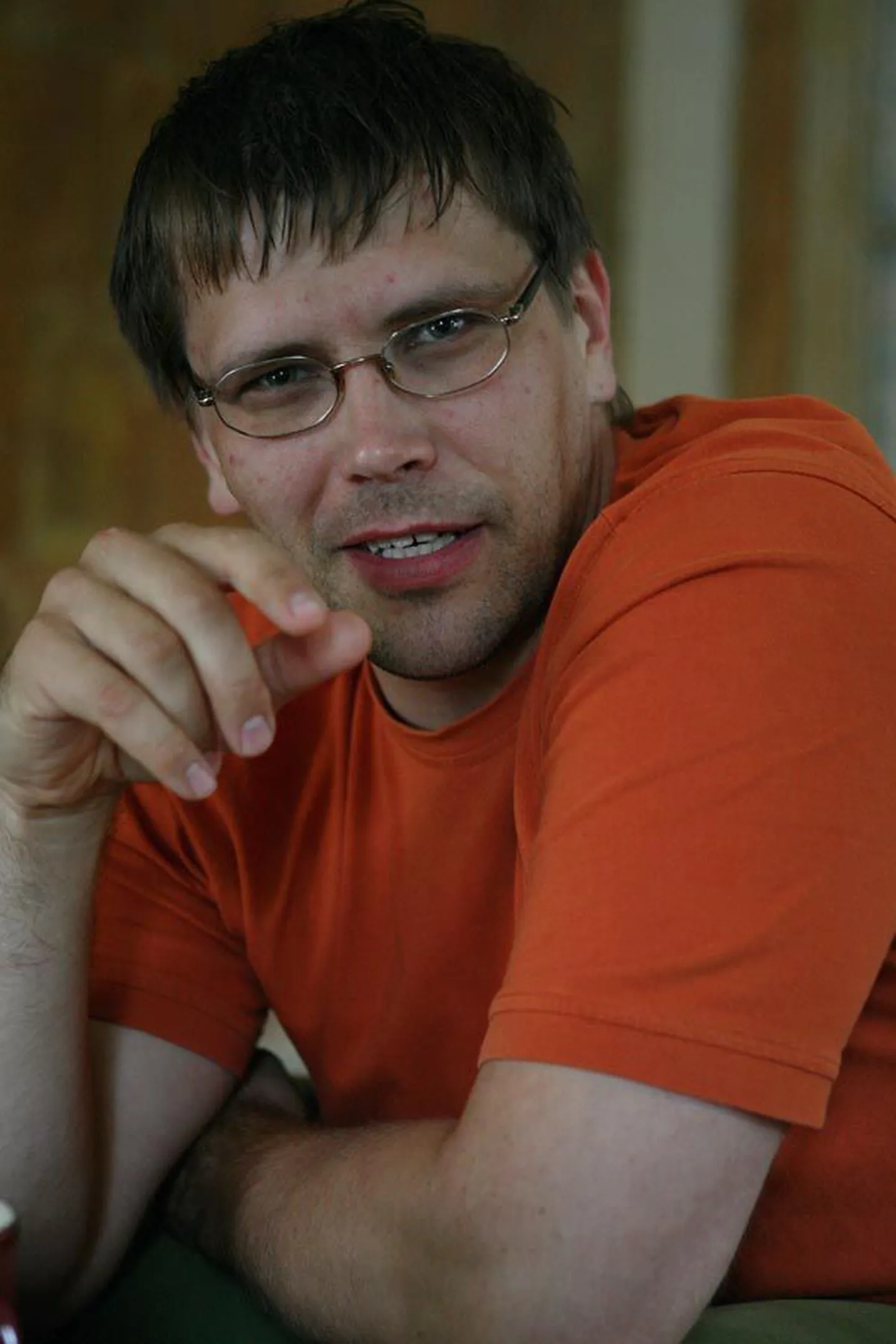 Igapäevast leiba teenib  Riho Teras Tartu ülikooli molekulaar- ja rakubioloogia instituudis geneetikateadurina. Koduaias Võhmas on tal rikkalik püsilillede kollektsioon, asjatundjate hinnangul tegeleb ta nende kasvatamise ja kogumisega teaduslikul tasemel.