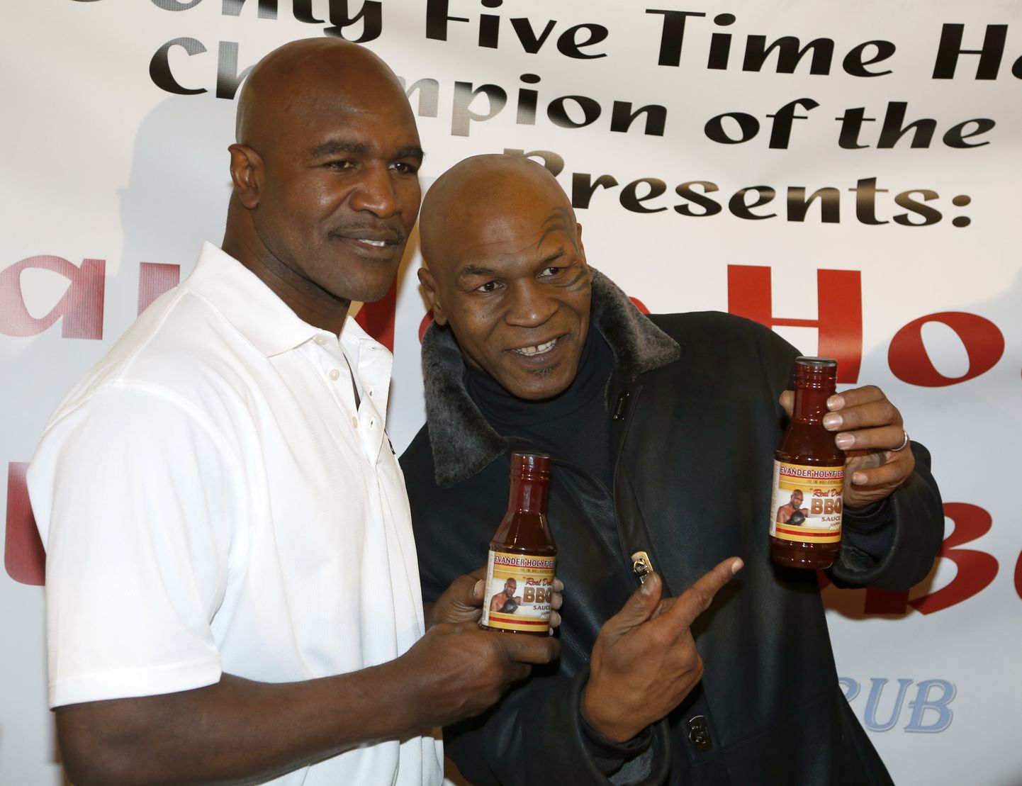 Kas endist raskekaalu poksi maailmameistrit: Mike Tyson (paremal) ja Evander Holyfield võivad veel vanuigi ringis kokku minna.