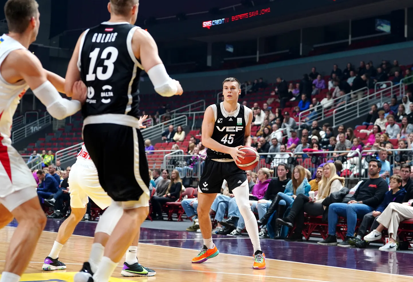 "VEF Rīga" basketbolists Roberts Blūms