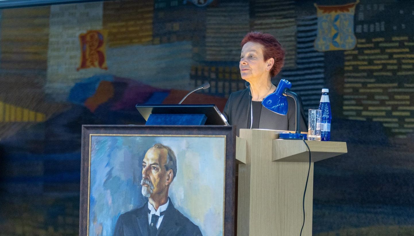 Jaan Tõnissoni 155. sünnipäevale pühendatud konverentsi juhatas sisse Tartu Ülikooli raamatukogu direktor Krista Aru.