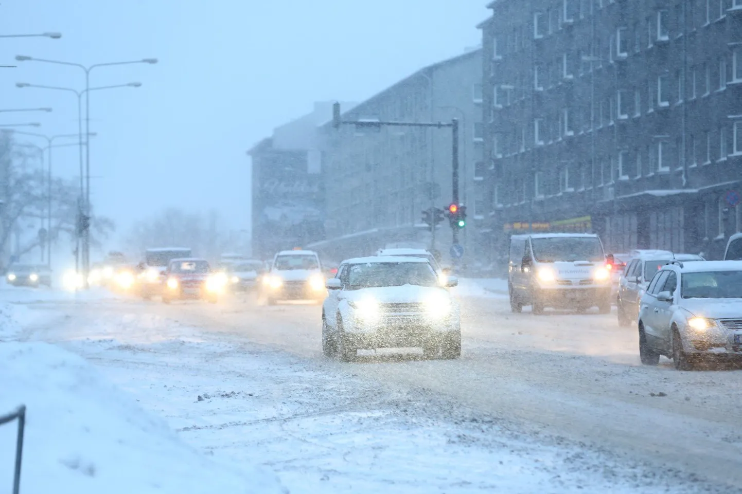 Tuisune hommik Tallinna kesklinnas.