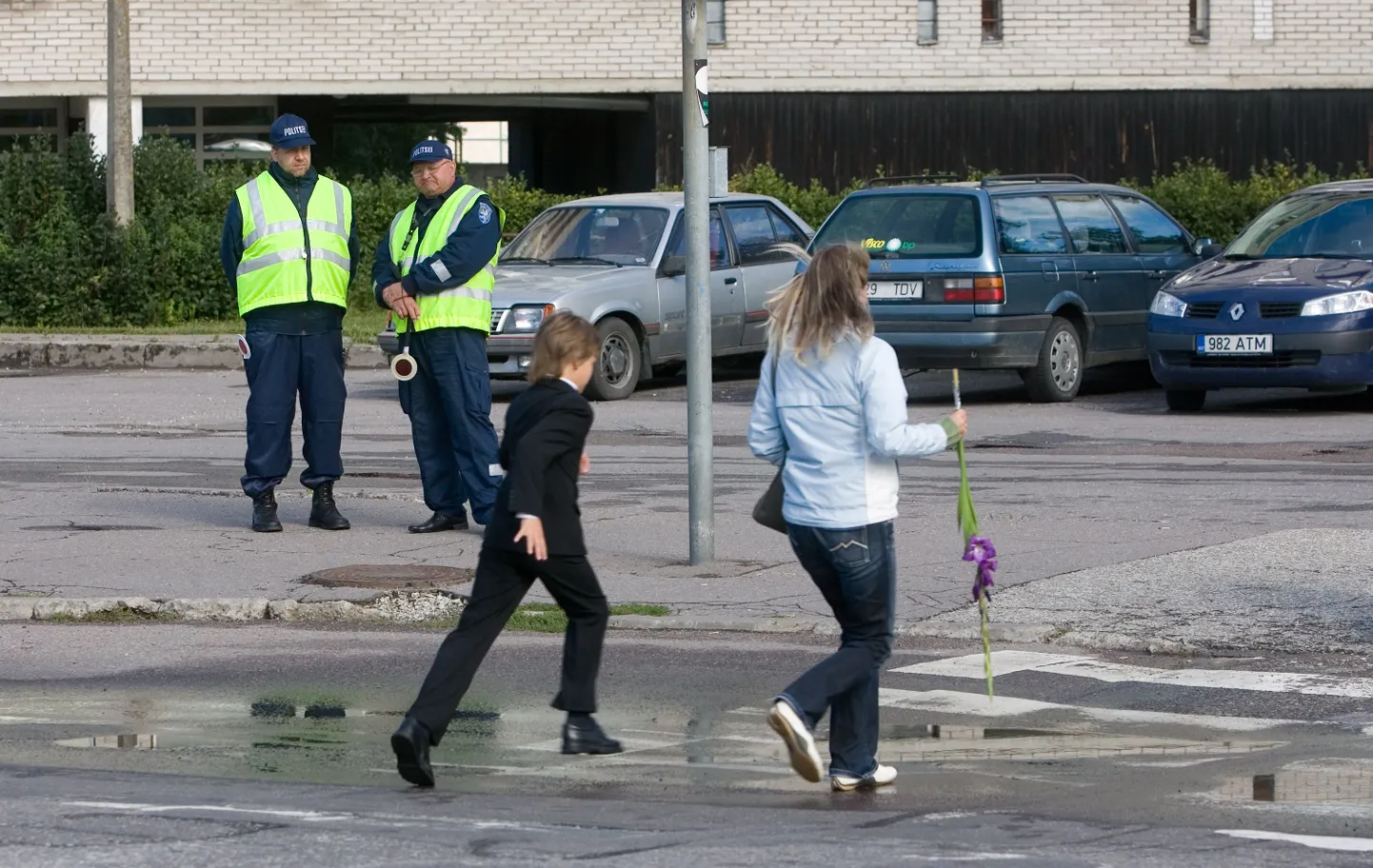 Fotomeenutus ülekäiguradade turvamisest eelmisest aastast