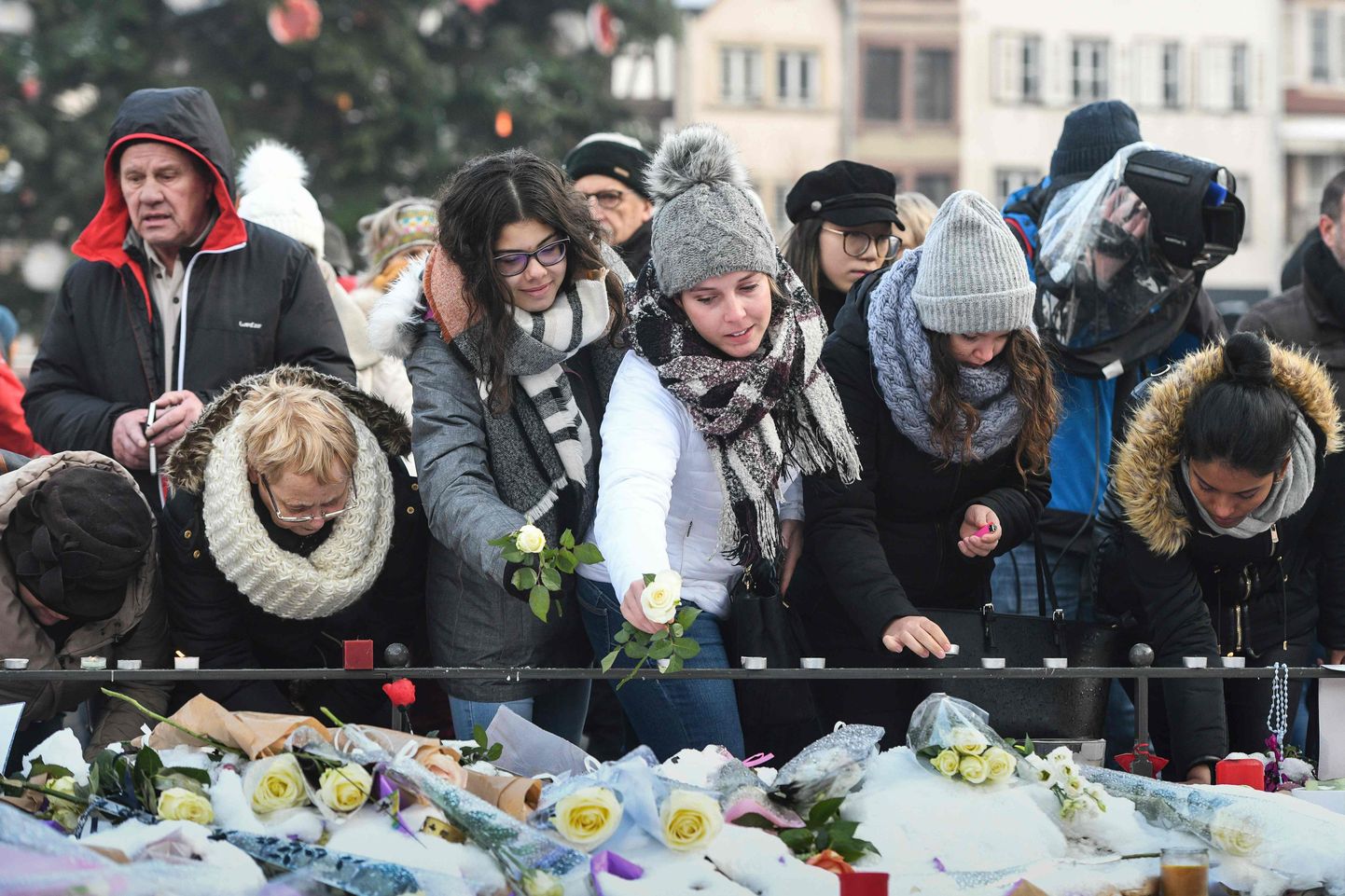 Жители Страсбурга почтили память жертв убийцы.