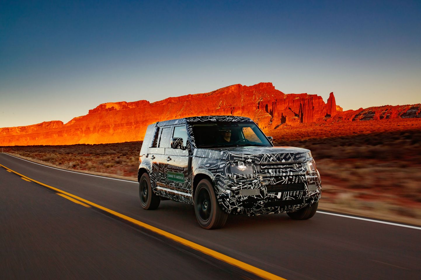 Land Rover Defender noslēdzošie testi