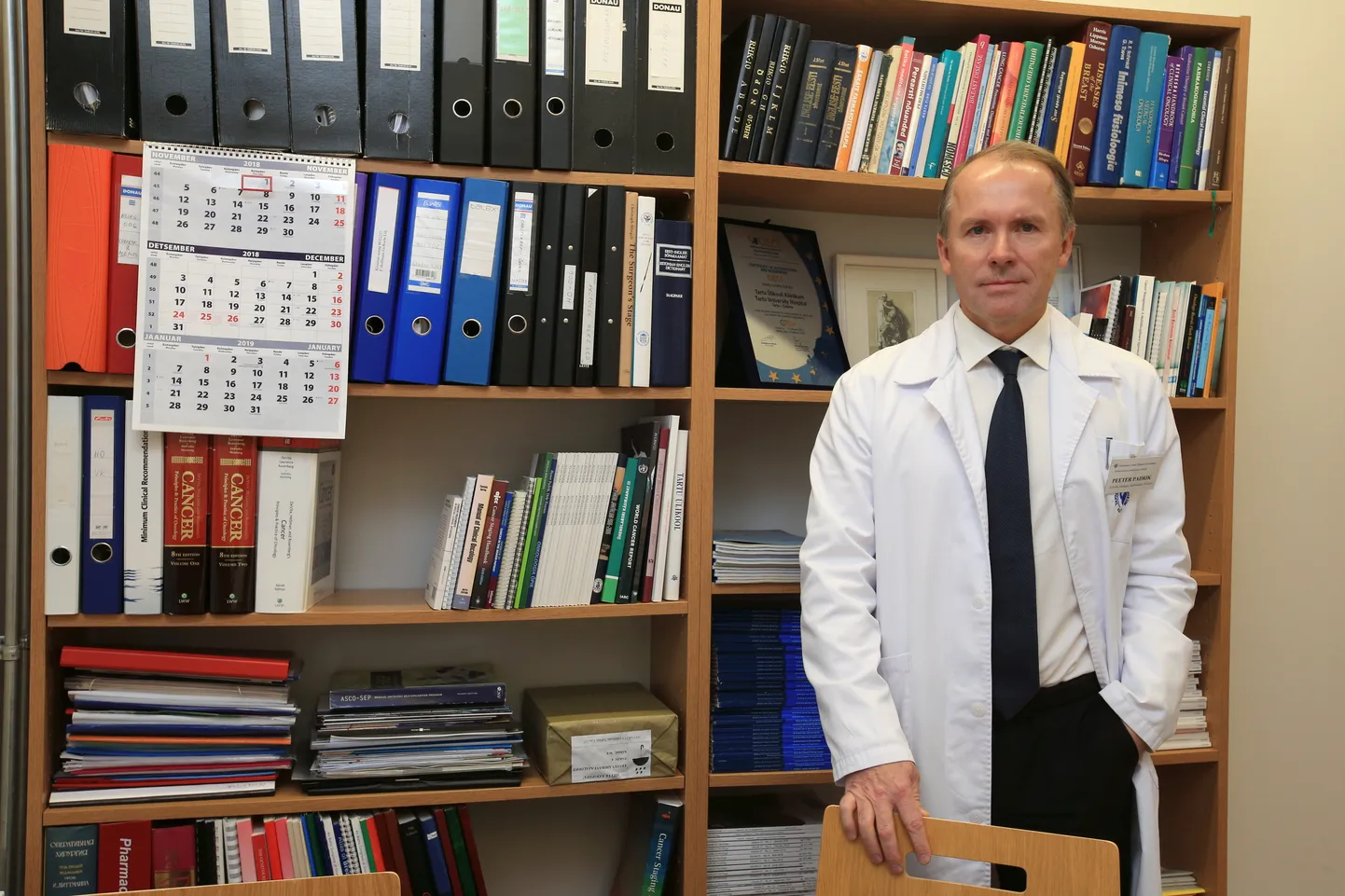 TÜ Kliinikumi hematoloogia-onkoloogia kliiniku juhataja Peeter Padrik leiab, et igaüks peab oma peaga mõtlema.