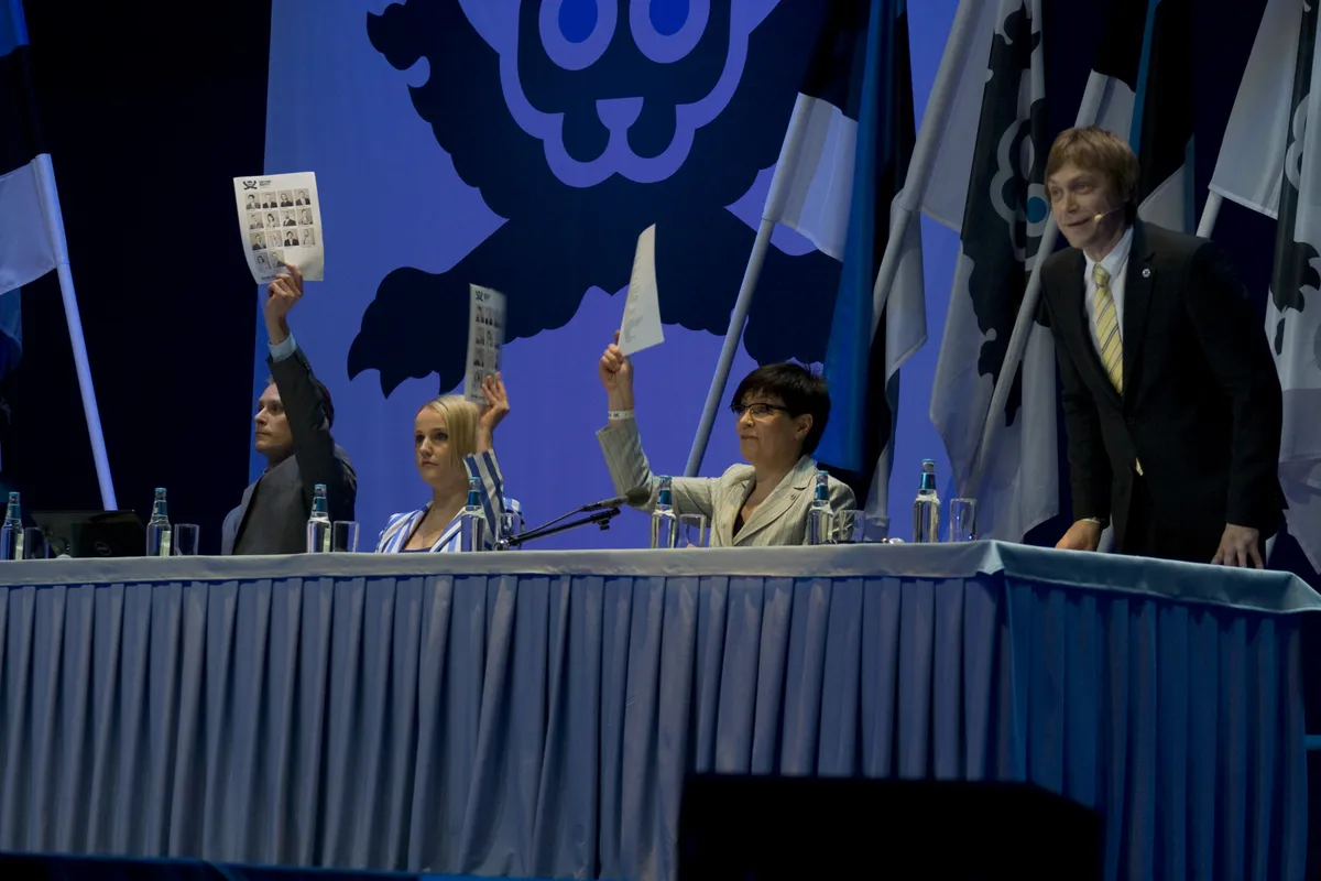 Hetk NO99 lavastusest «NO75 Ühtne Eesti Suurkogu».