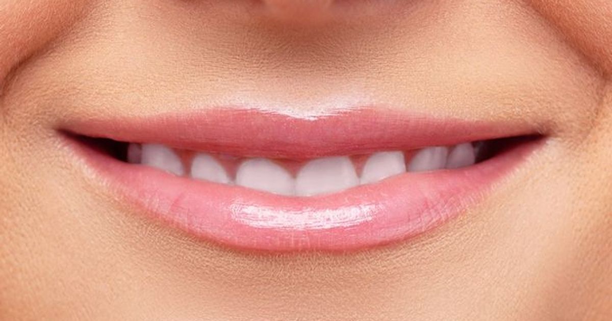 Как подчеркнуть тонкие губы: советы и техники