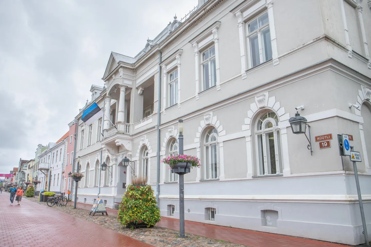 Algul oli kohtumaja asemel ühekorruseline elamu.