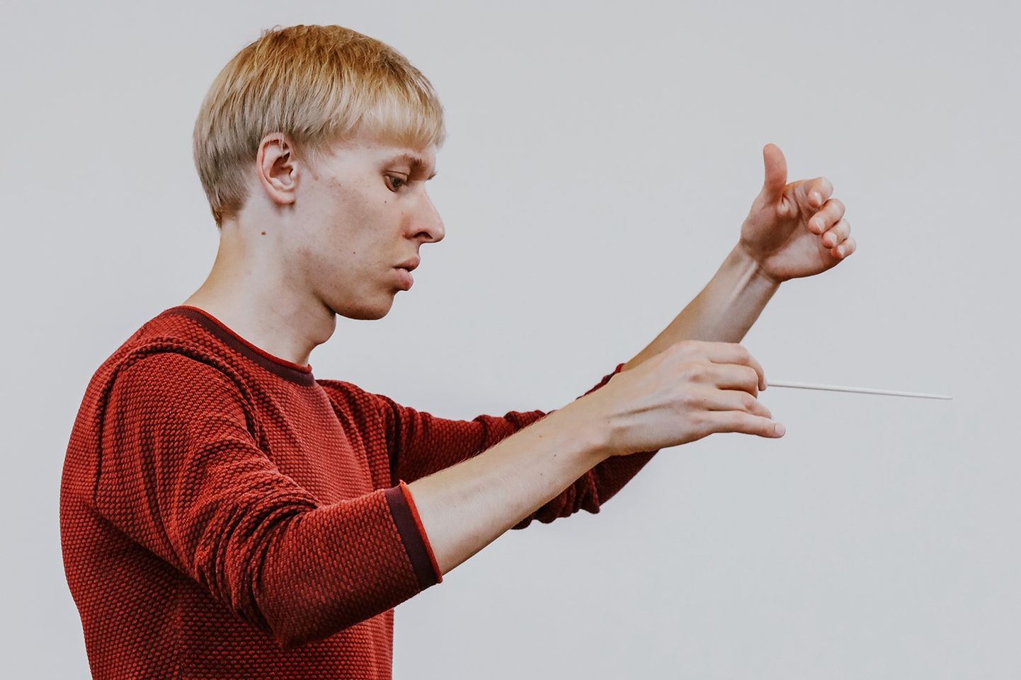 Tõusev noor dirigent Henri Christofer Aavik.