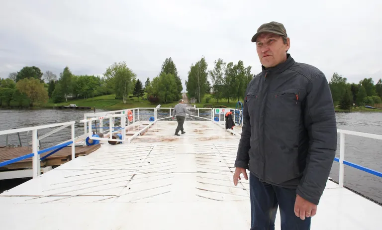 Ajalooline parv taastati 1999. aastal ja võõbati jõeohutuse mõttes valgeks, rääkis Heino Saar.