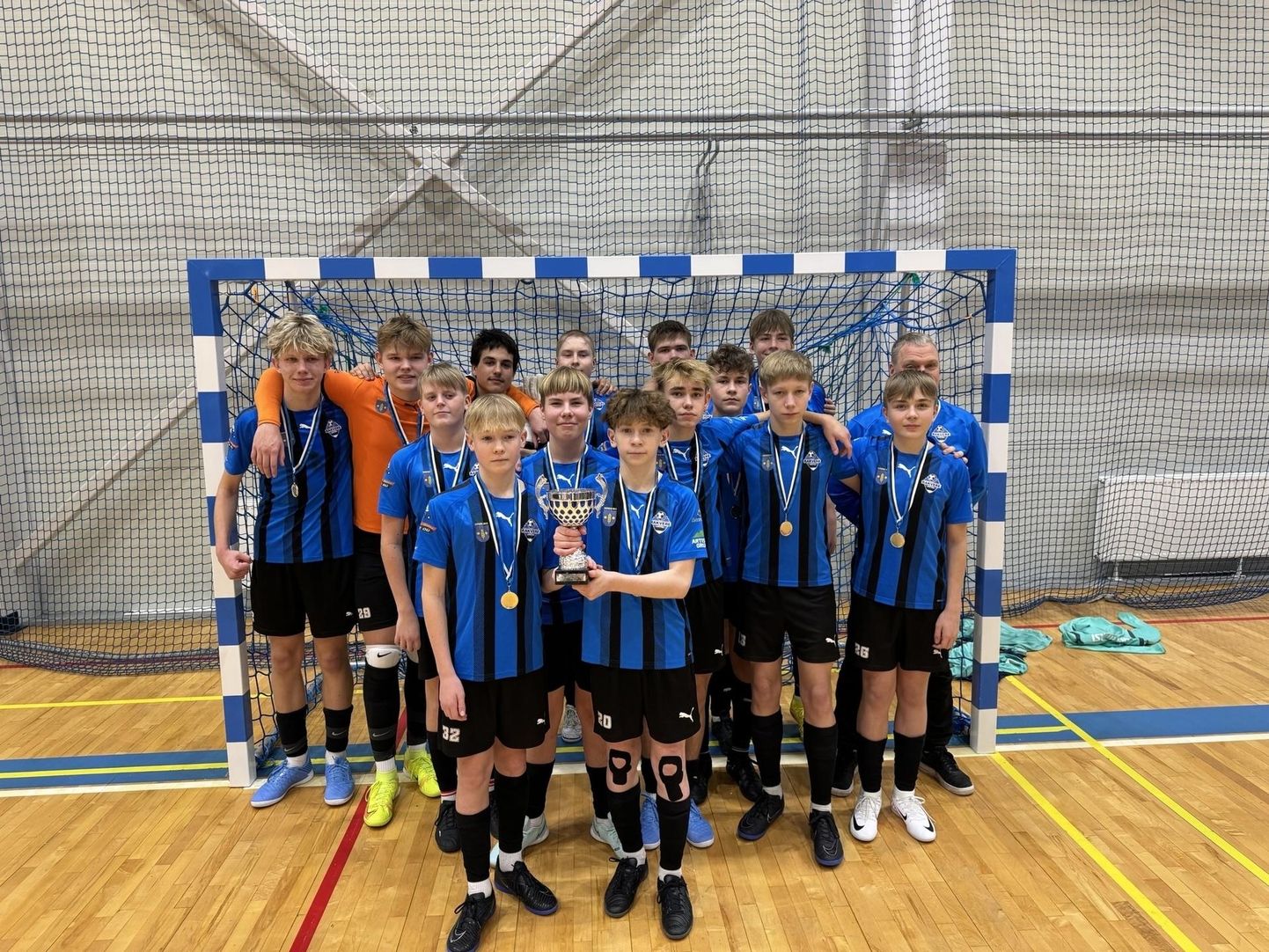 FC Rakvere United võitis saalijalgpalli U16 karikavõitlused.