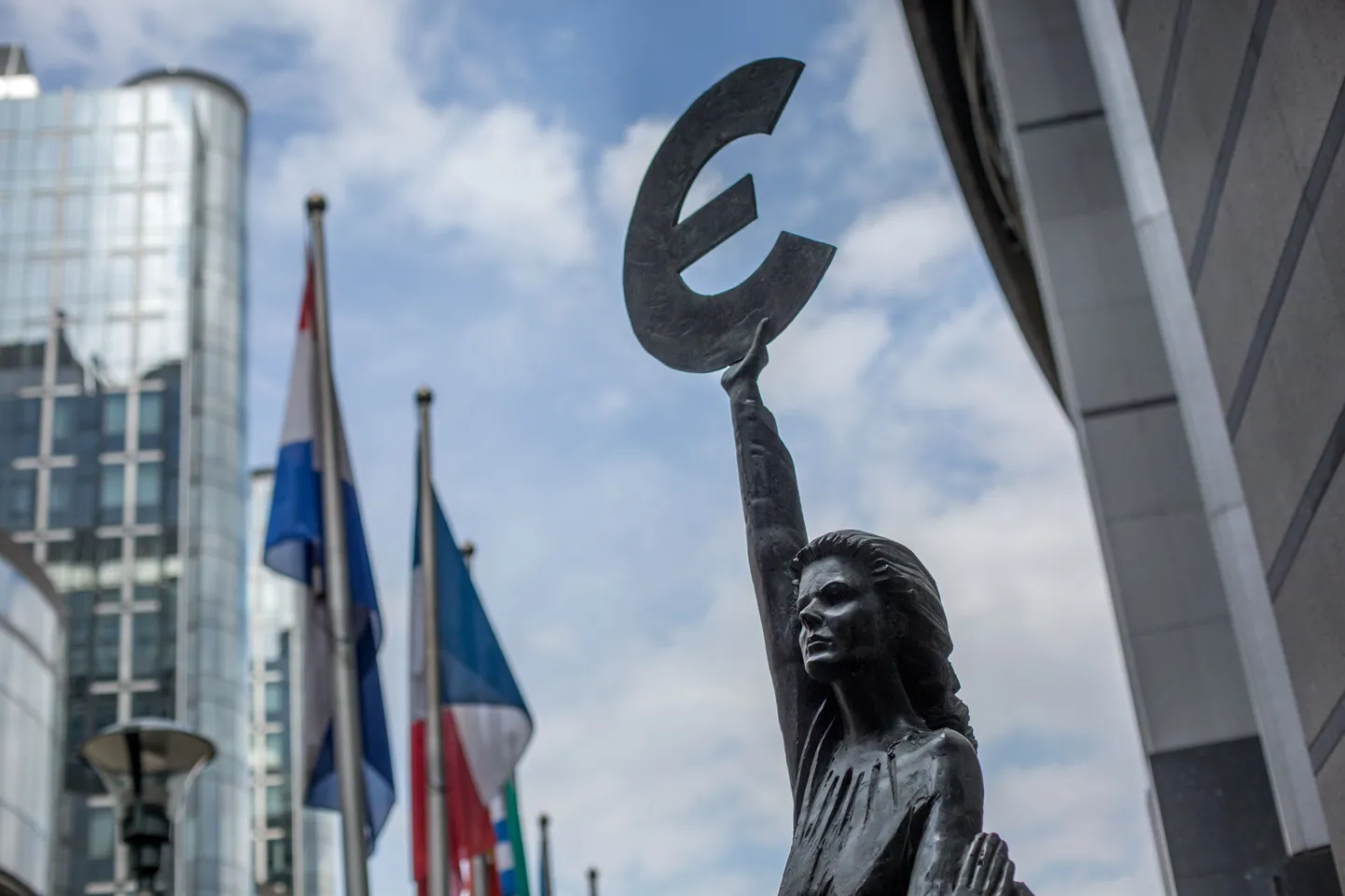 Ka Euroopa Parlamendis kasvab nende praktikakohtade arv, kus praktikantidele töötasu ei maksta.