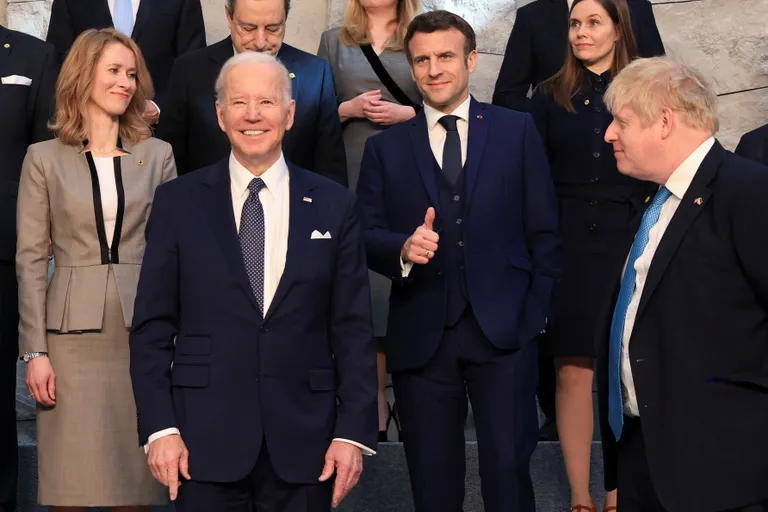 Kaja Kallas, Joe Biden and Emmanuel Macron with former British Prime Minister Boris Johnson in March 2002 in Brussels.