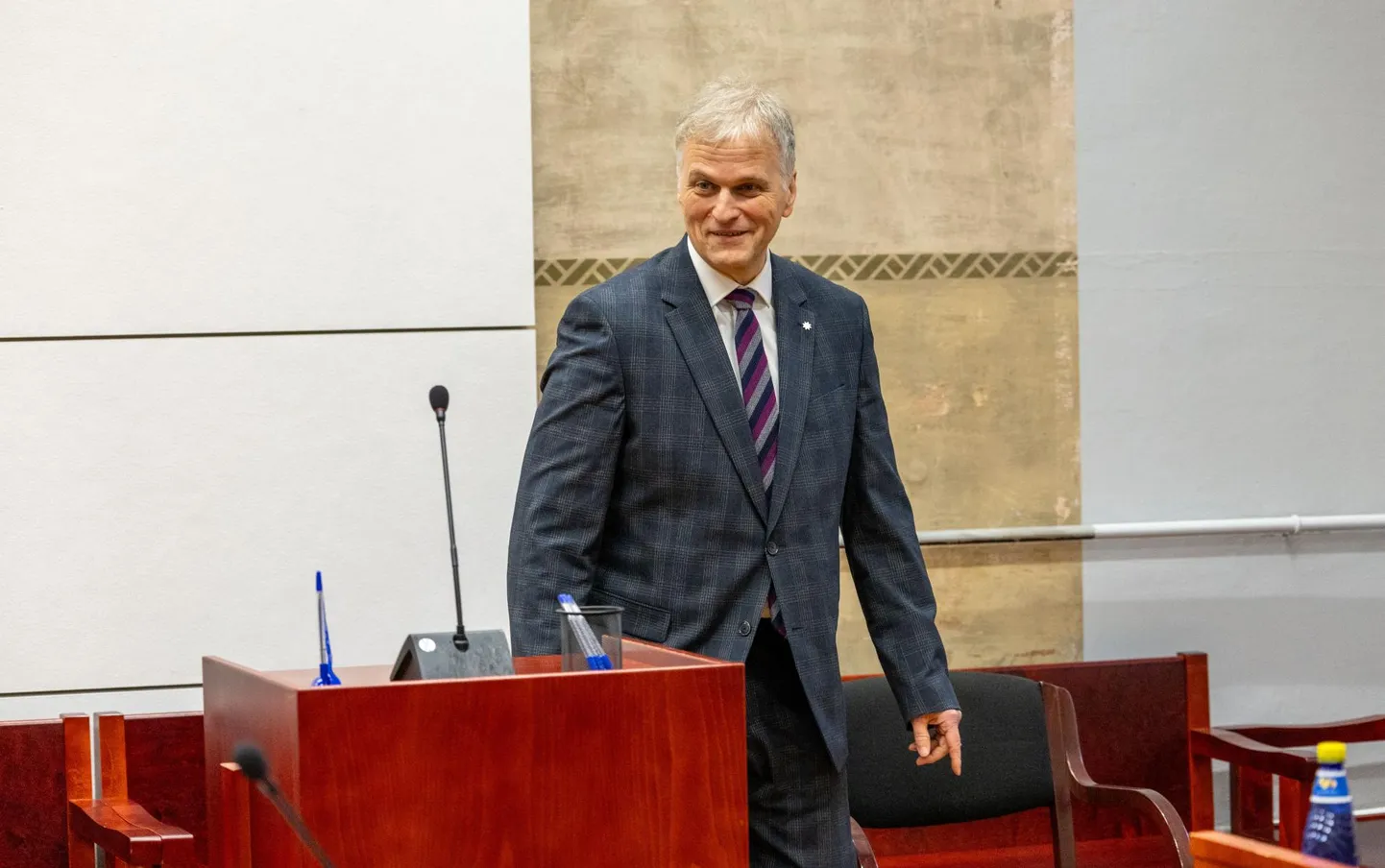 Tartu maakohtus jätkus istung, milles endist abilinnapead Priit Humalat ja suurärimees Parvel Pruunsilda süüdistatakse toimingupiirangu rikkumises. Ka homme on tunnistajapingis Priit Humal.