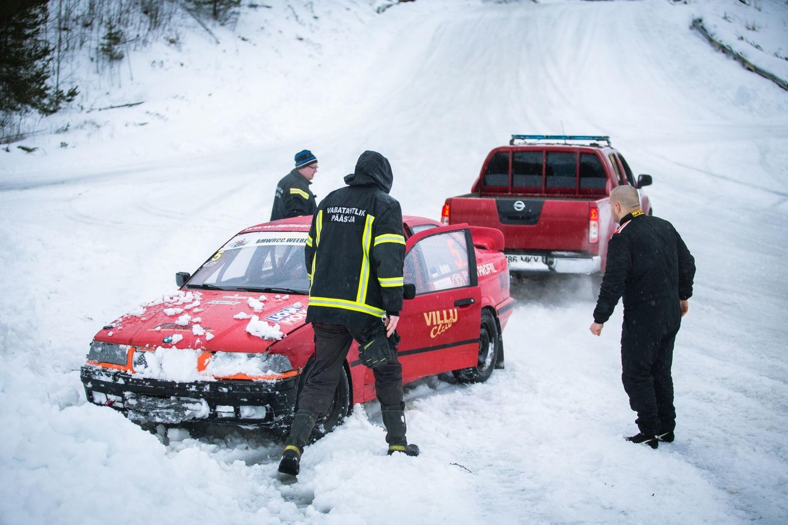Jäine ja lumepudruga kaetud rada pani võidukihutajad proovile. 