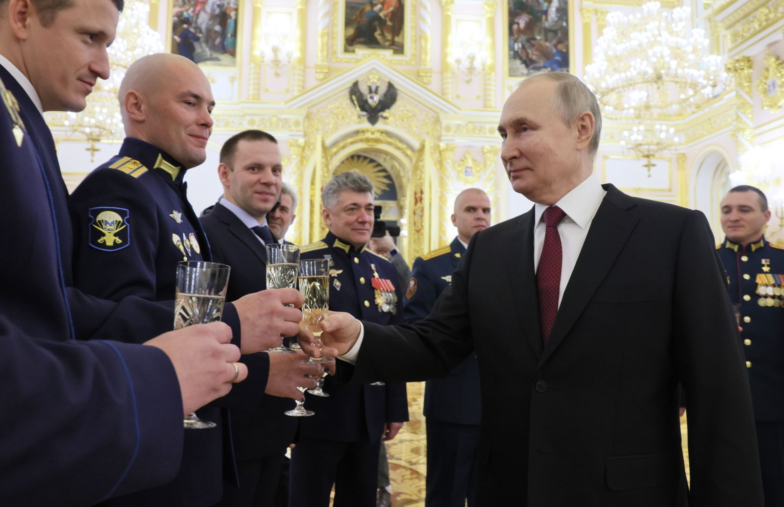 Venemaa president Vladimir Putin autasustas 8. detsembril 2022 Kremlis Venemaa kangelasi. Sotsiaalmeedias leviva video põhjal arvatakse, et ta oli sel sündmusel purjus