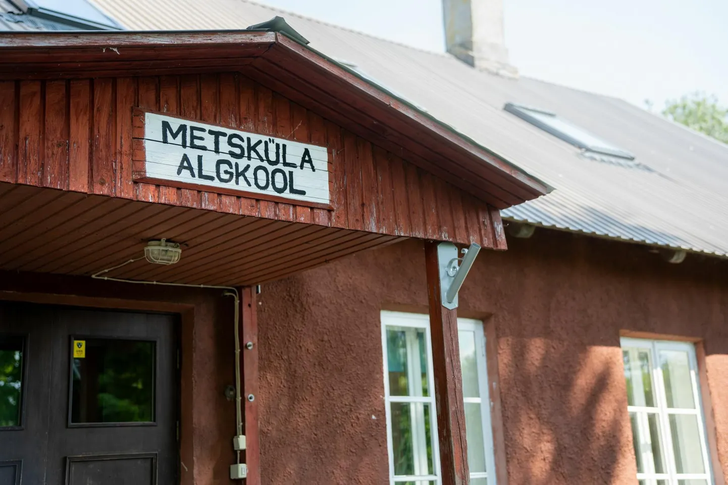 Metsküla kool tahaks alustada algkooli ruumides erakooli pidamist niipea kui võimalik.