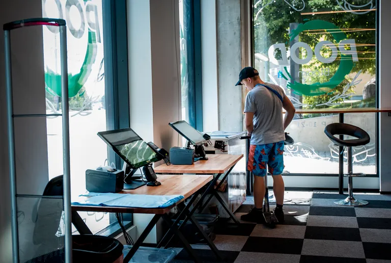 12.07.2021. Tallinn. Bloomi pimepood. Foto Herman-Erik Isop, Postimees