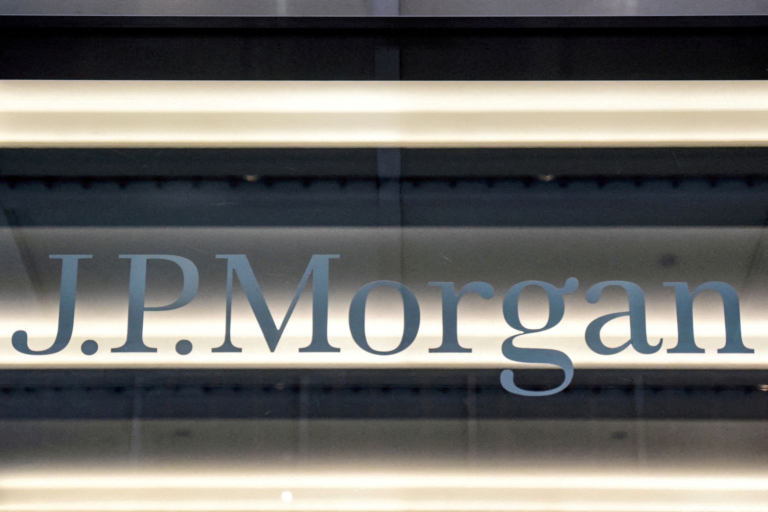 JPMorgani strateegid soovitavad müüa aktsiaid ja istuda rahas