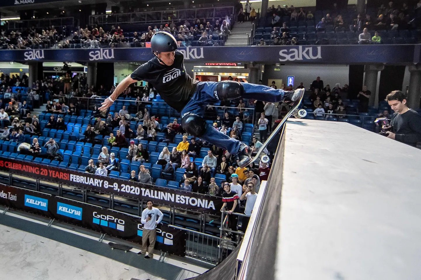 Muidugi trikitas Tony Hawk Simple Sessioni pargi kõige suurema ülemineku tipus. Ala legend peabki kõrgemaid tippe vallutama.