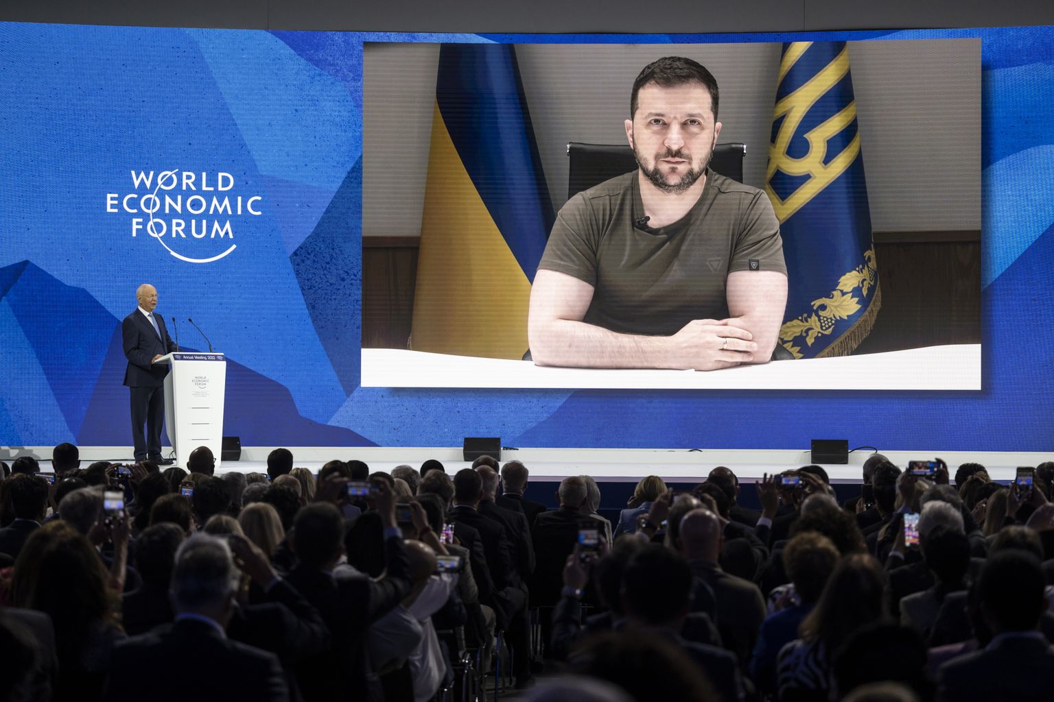 Ukraina president Volodõmõr Zelenskõi pöördus 22. mail 2022 Šveitsis Davosis toimunud maailma majandusfoorumi tippkohtumisel osalejate poole. Sama tegi ta 19. jaanuaril 2023