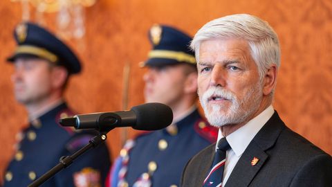 Peaministrit trotsiv Tšehhi kohus andis presidendile õiguse osaleda NATO tippkohtumisel