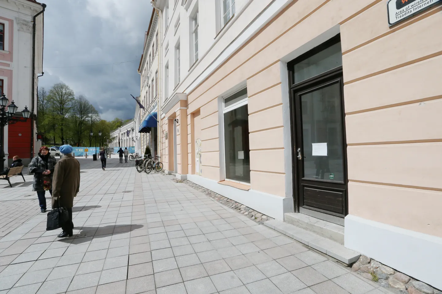 Stomatoloogiakliinik kolib Raekoja plats 6 majast oma osakonna uueks aastaks ära.