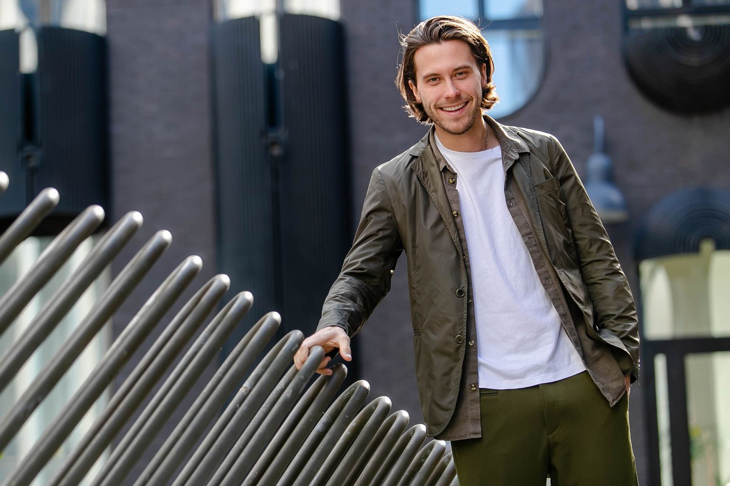 Rotermanni kvartal, Tallinn. 12.04.2019. 
Arteri persoon Victor Crone. 

Victor Fritz-Crone also known as Vic Heart, is a Swedish singer and guitarist. He will represent Estonia in the Eurovision Song Contest 2019 in Tel Aviv with the song "Storm".[1]
Foto: Madis Sinivee/Postimees Grupp