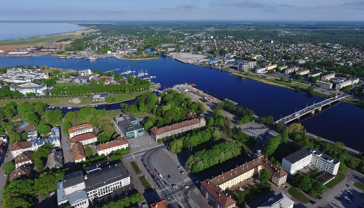 Pärnu hommikupäikese valguses.