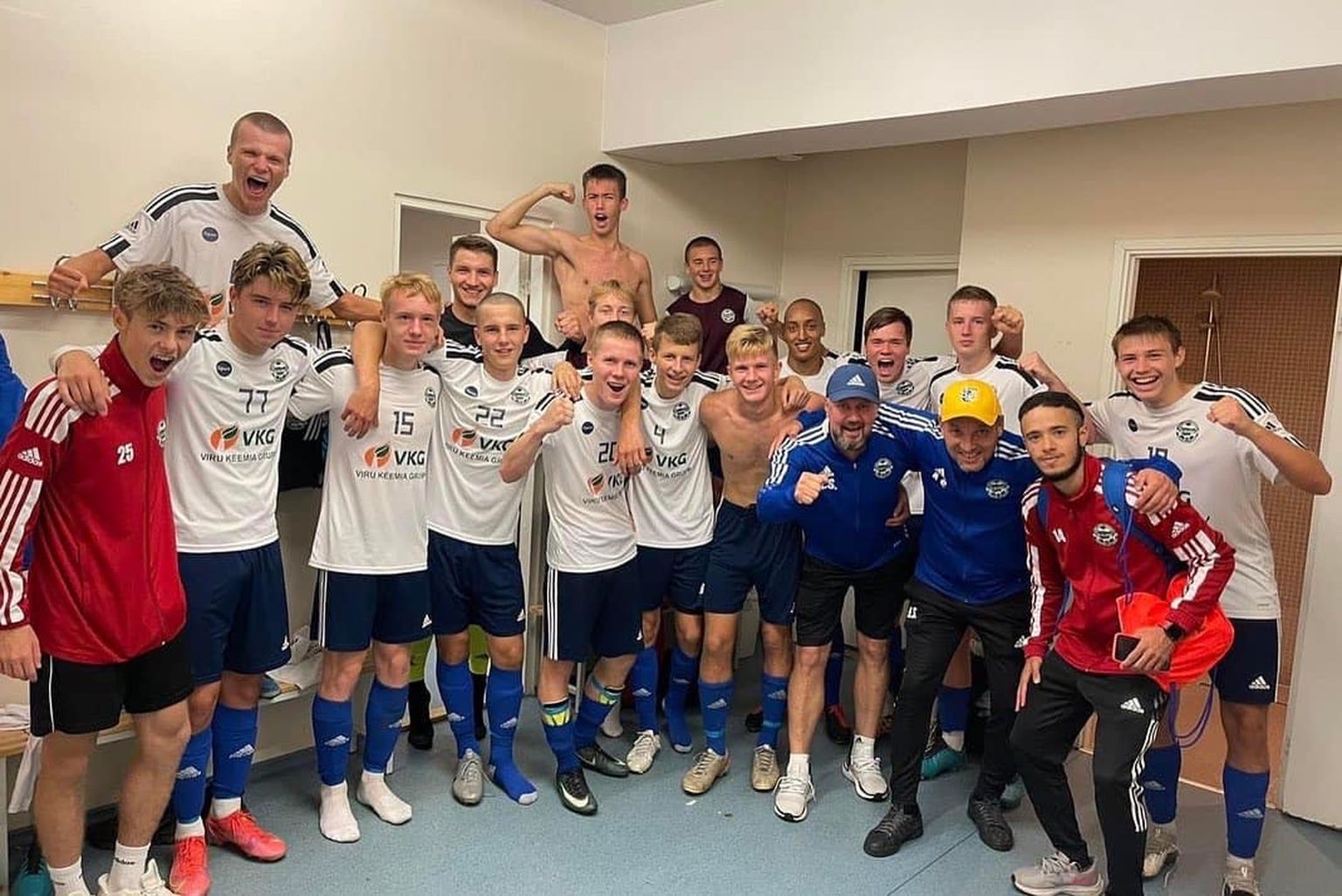 Ida-Virumaa noorte jalgpallikoondis FC Alliance alistas esiliiga üleminekumängude  seerias  Pärnu Jalgpalliklubi 4:1.