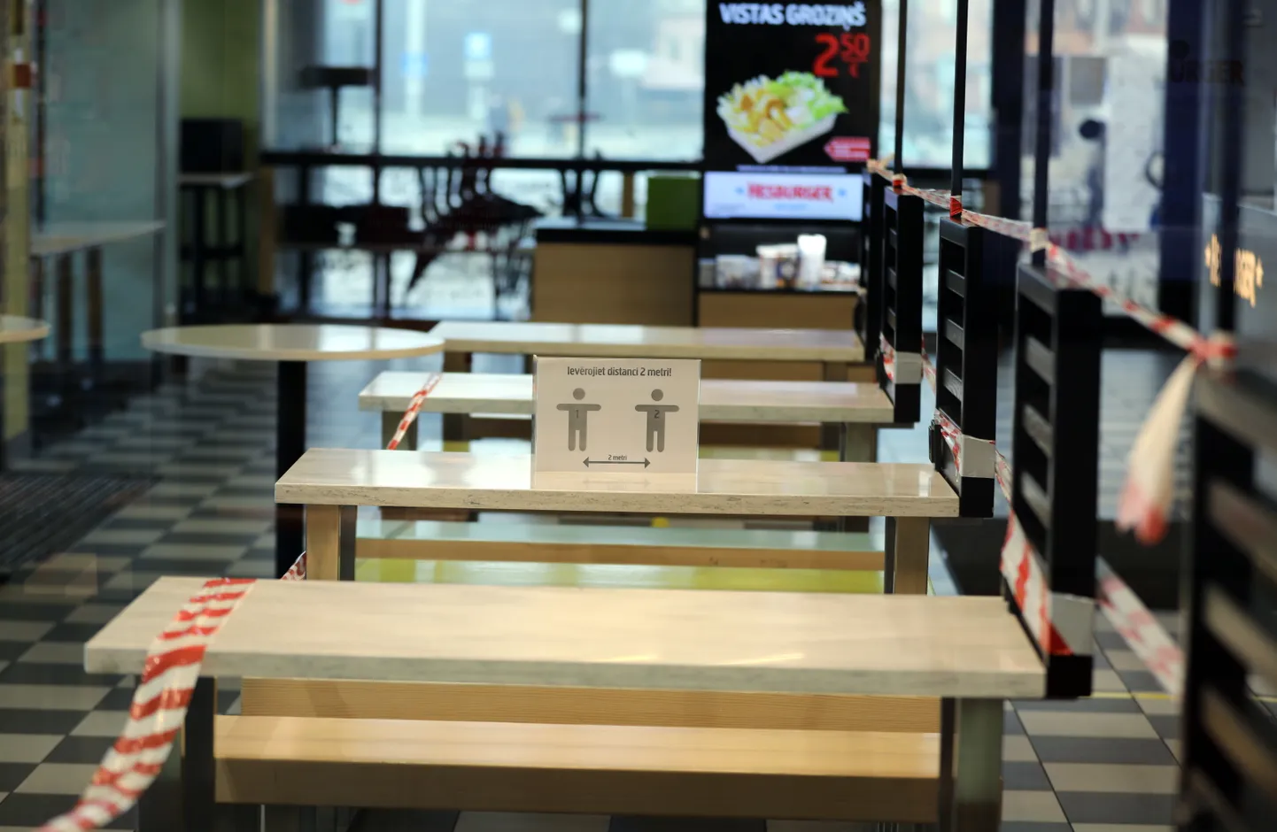 "Hesburger" tirdzniecības centrā "Origo".