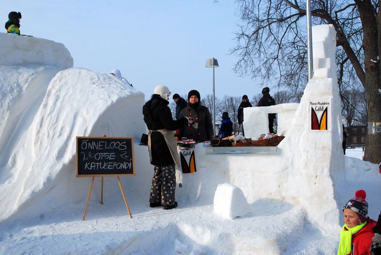 Pärnus toimuv jääfestival tõmbab ligi nii suuri kui väikeseid.