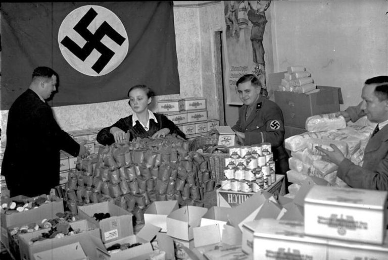 Nacistu Vācija gatavojas svētkiem