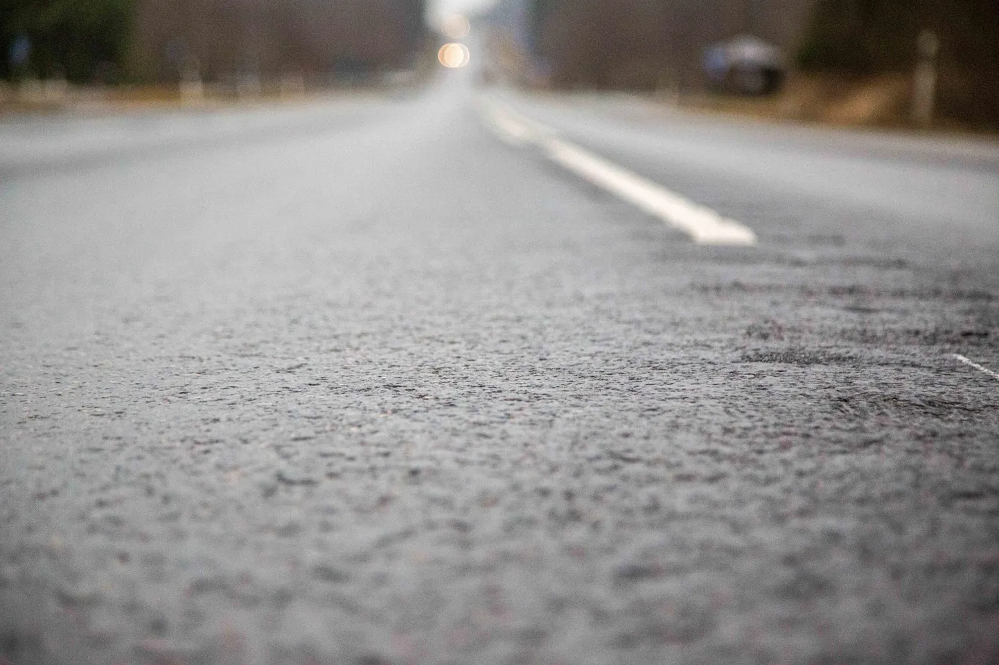 Must jää tõi teedele ohtliku libeduse.