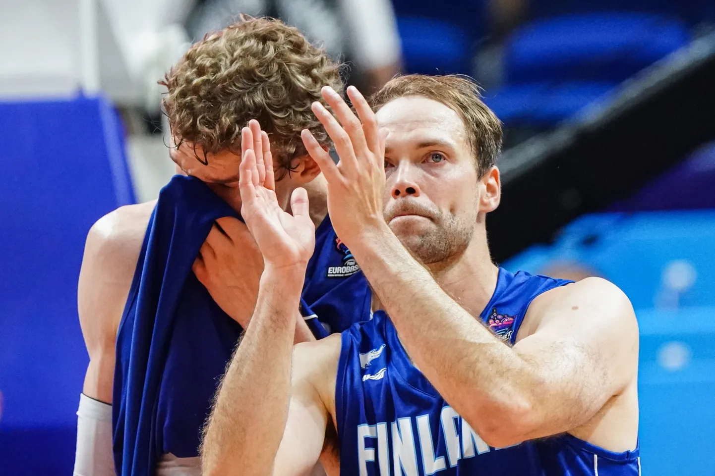 Soome tähtmängija Lauri Markkanen (vasakul) ja Petteri Koponen.