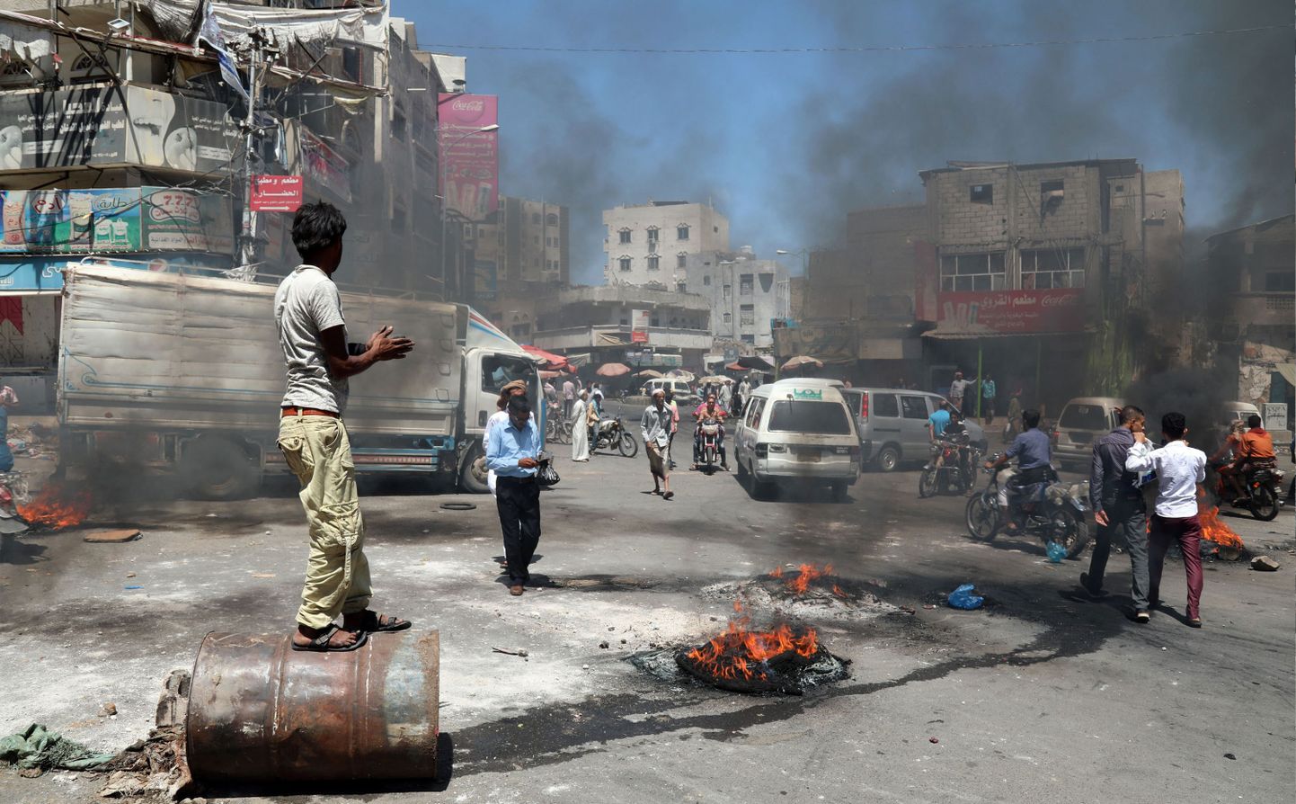 Meeleavaldajad Kagu-Jeemenis protestimas inflatsiooni ja vaesuse vastu.