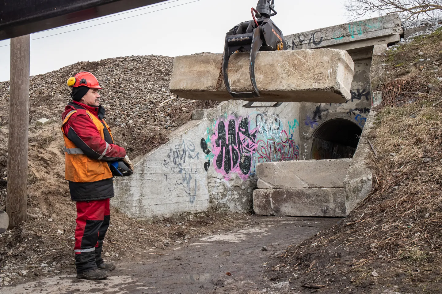 Eesti Raudtee sulges veebruari lõpus Kotka tänava jalakäijate tunneli, kuid avas selle samal päeval uuesti.