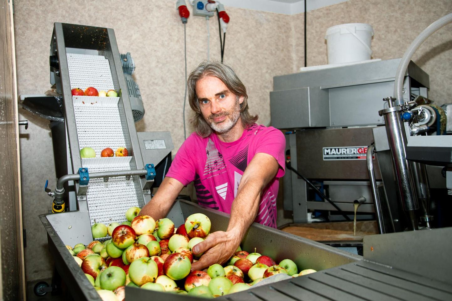 Cider Mill OÜ juhi Toomas Karuksi andmeil on minimaalne õuntekogus, mida tuua, 50 kilogrammi. Lintpress purustab aga kuni 300 kilogrammi õunu tunnis.