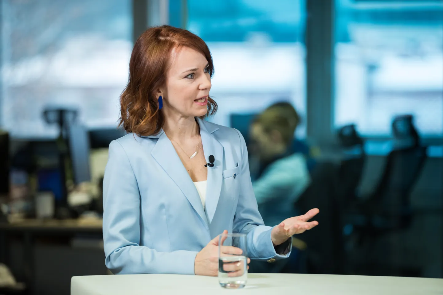 Rahandusminister Keit Pentus-Rosimannus selgitab riigieelarve erikomisjonile kriisis enimkannatanud ettevõtjatele mõeldud toetusmeetmete rakendamist.