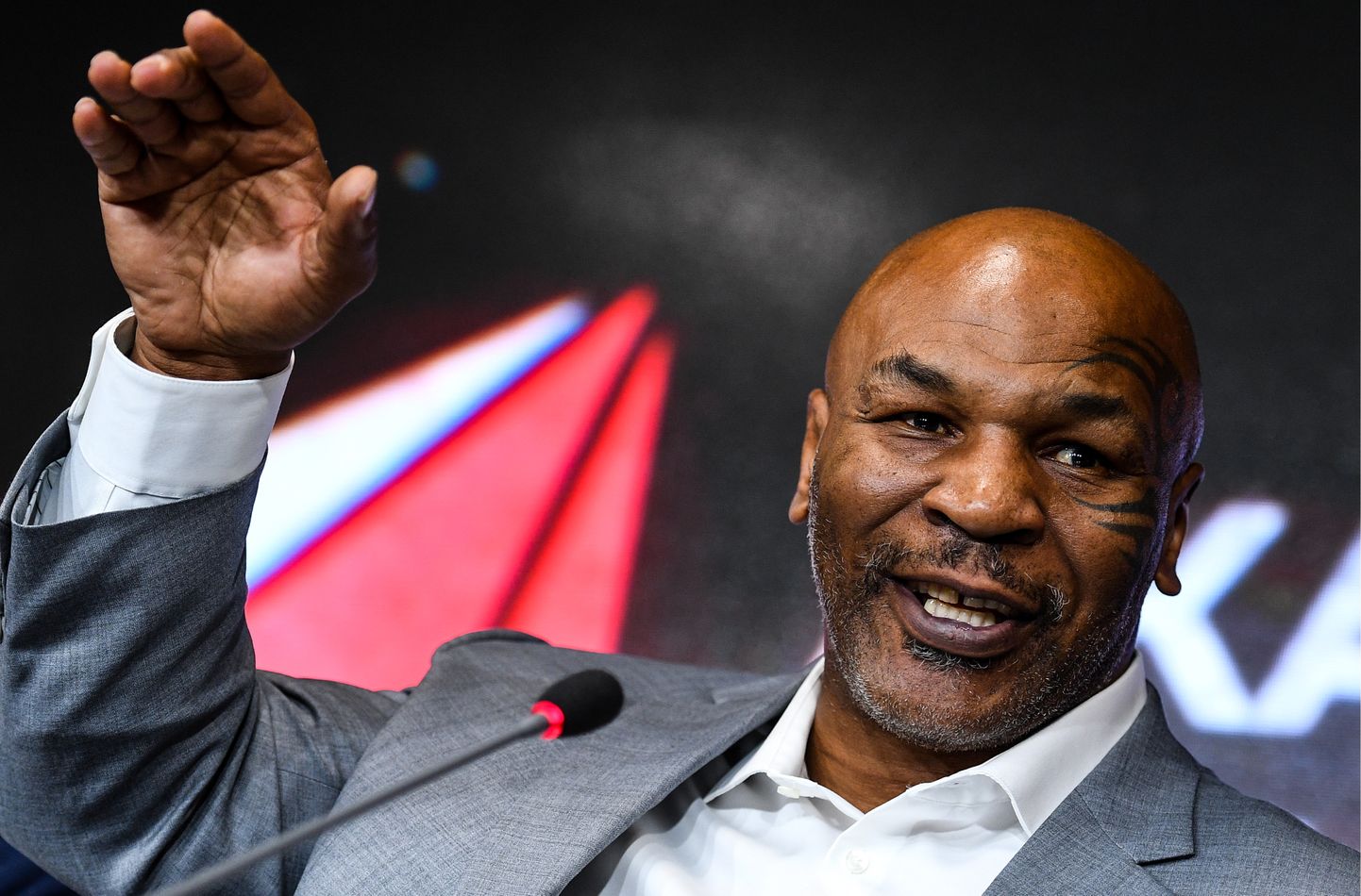 USA poksilegend Mike Tyson naaseb ringi juba järgmisel kuul peetavas näidismatšis.