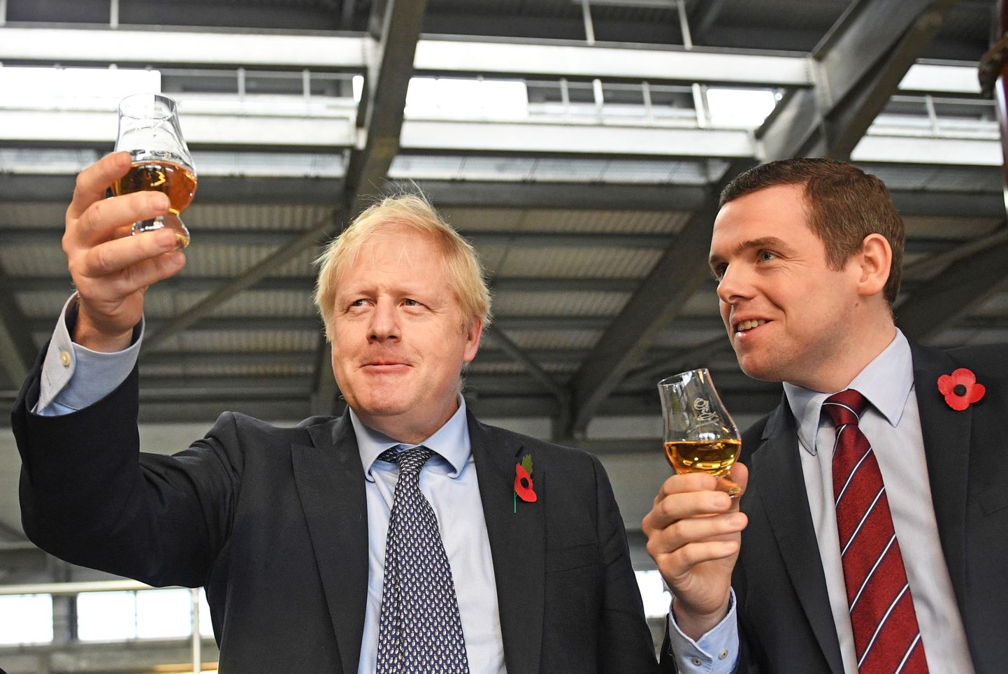 Briti peaminister Boris Johnson ja Šoti asjade minister Douglas Ross eelmisel aastal. Ross teatas täna, et lahkub ametist seoses Johnsoni nõuniku ümber lahvatanud skandaaliga.