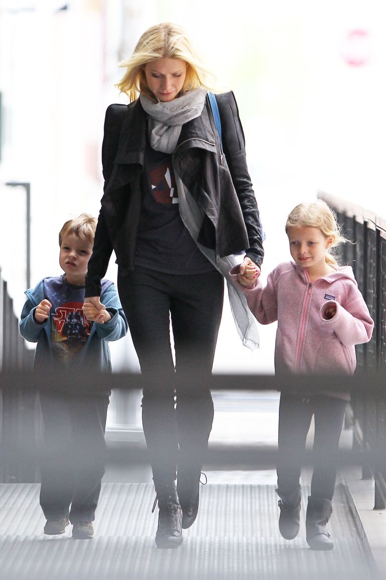 Gwyneth Paltrow koos oma laste, Moses ja Apple Martiniga 2010 New Yorgis