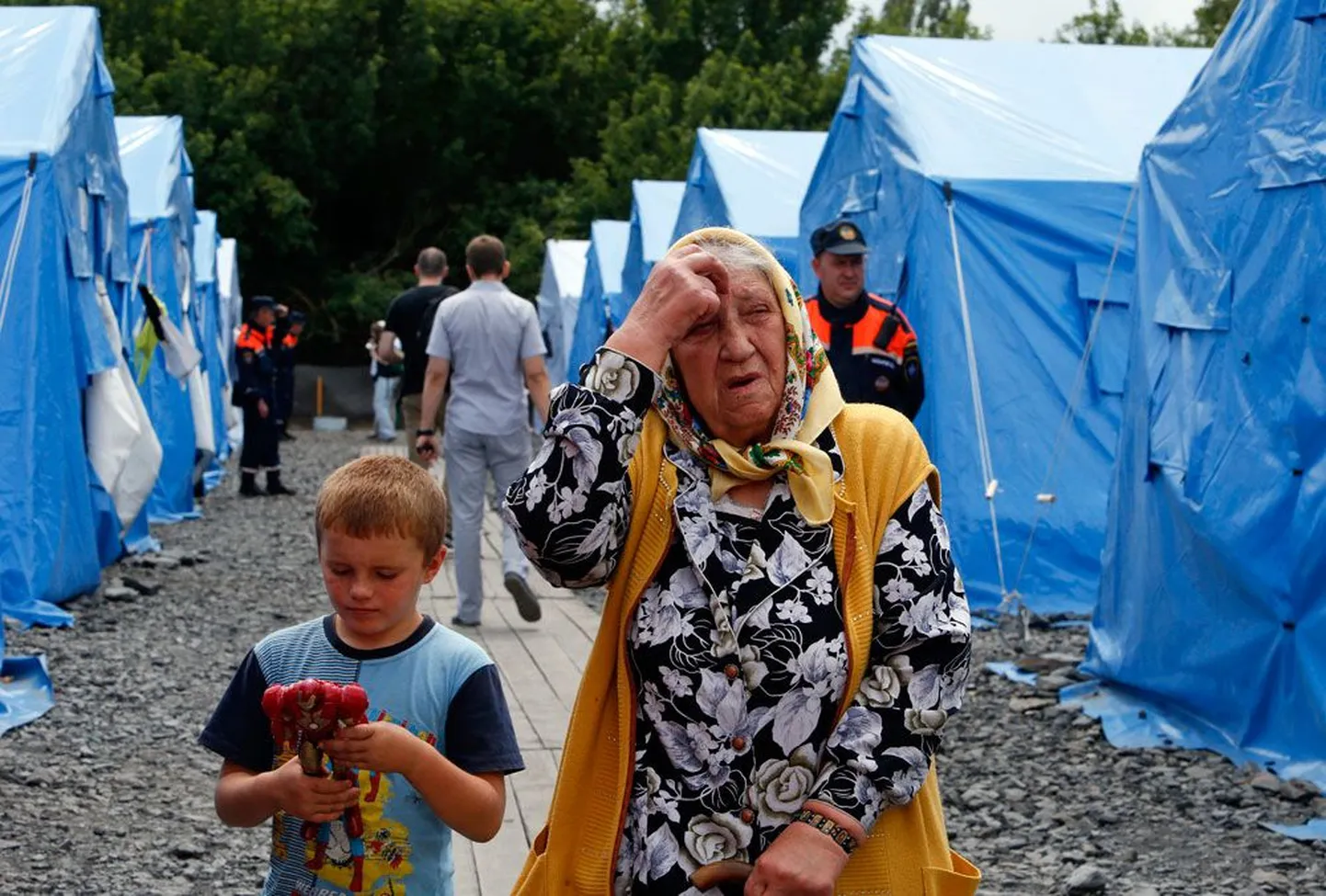 Палаточный лагерь украинских беженцев под Ростовом в России.