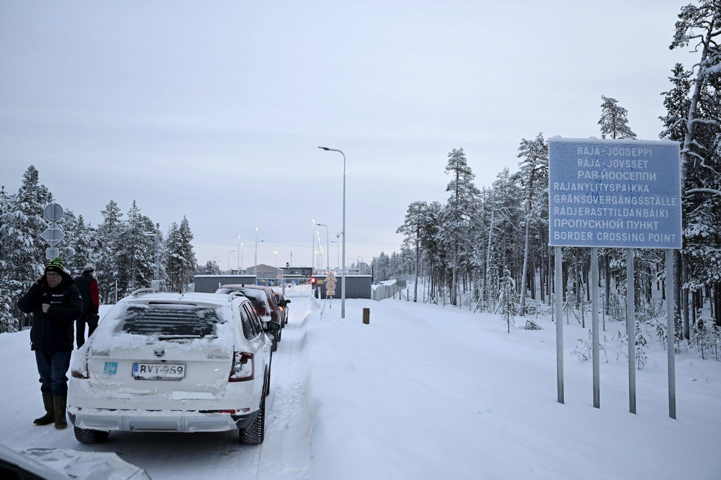 Soomes on praegu avatud vaid Lapimaa Inari Raja-Jooseppi piiripunkt. Ülejäänud piiripunktid suleti võimude otsusel kuni 23. detsembrini 2023, kuna Venemaa poolt tuli suur migrantidevool