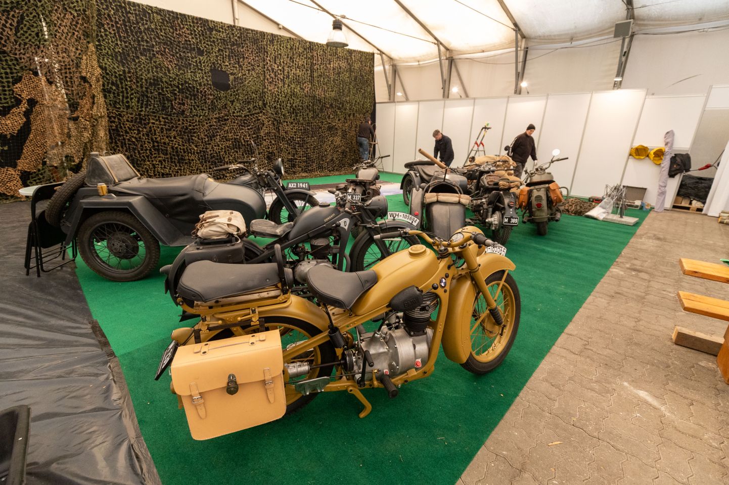Päev enne Motoexotica algust sisustasid Unic-Moto vanamootorrattaklubi esindajad messiplatsi, kus sel korral saab näha Saksa, Rootsi ja USA päritolu militaarmasinaid.